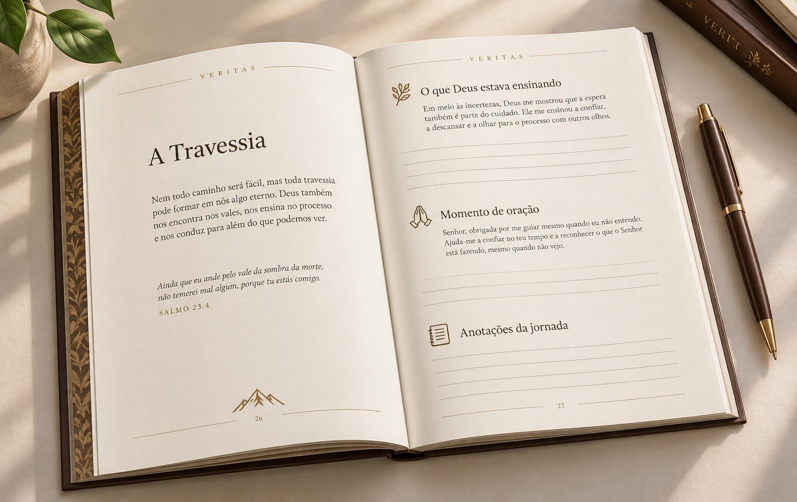 Livro A Travessia aberto em páginas de reflexão, oração e anotações